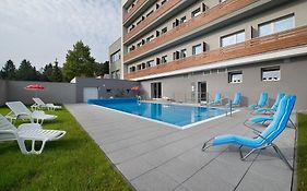 Ea Hotel Kraskov